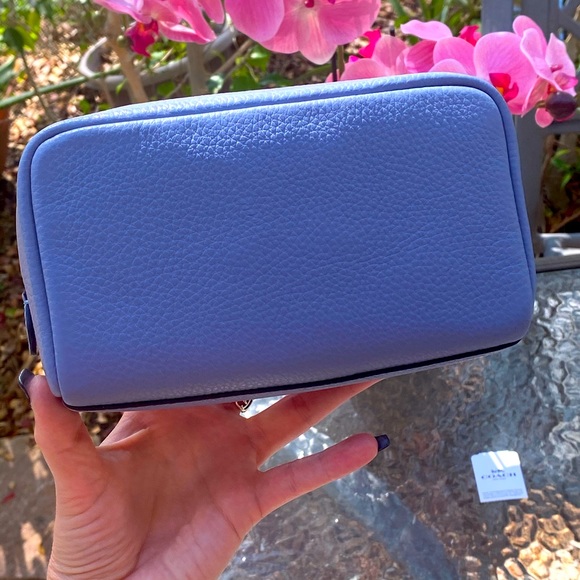 Disney X Coach Blue Periwinkle Boxy Cosmetic Case With Cinderella - Picture 12 of 17